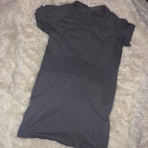 Sz 6 Gray Lululemon Swiftly Tech Short Sleeve Crew